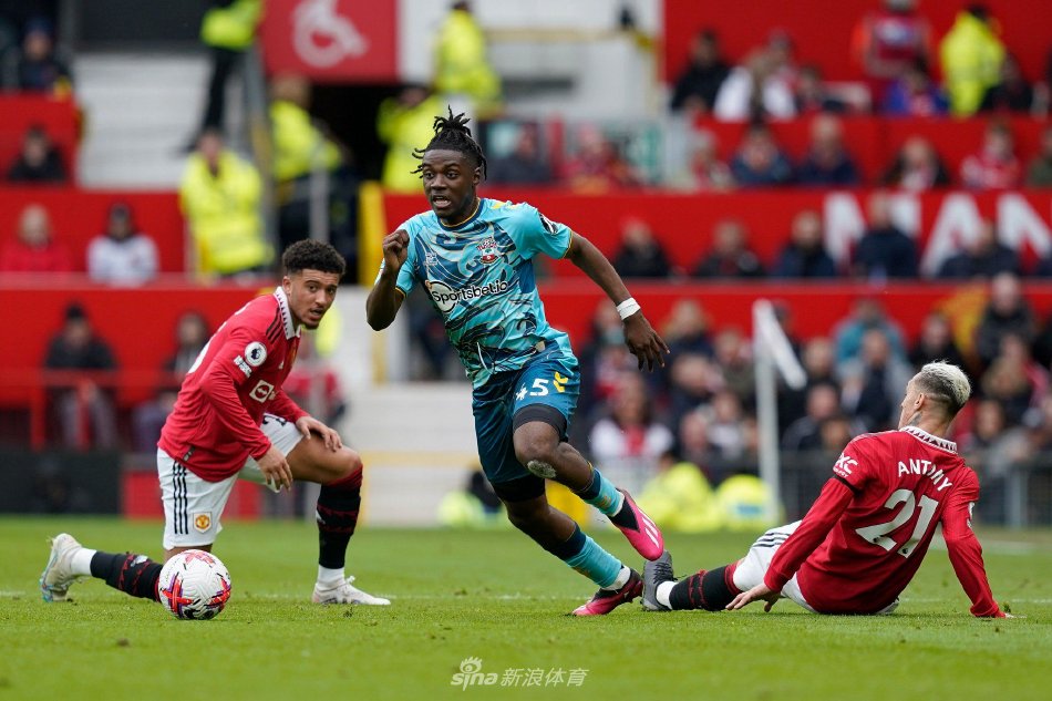 [欧冠开场哨]进球盛宴 皇马主场战平曼城.