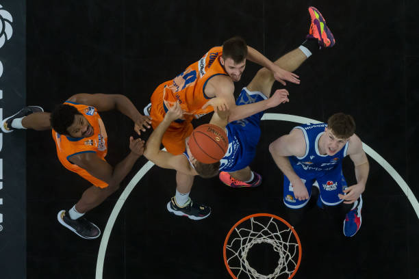 日本国脚田中聪：中国队逼抢可能会更靠前，需要稳住中场节奏.