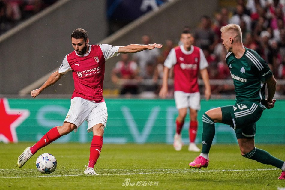 前F1车手蒙托亚突爆猛料：维斯塔潘或已秘密签约梅赛德斯！